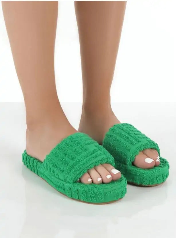 Women's Furry Casual Slippers – Cozy Comfort for Every Step